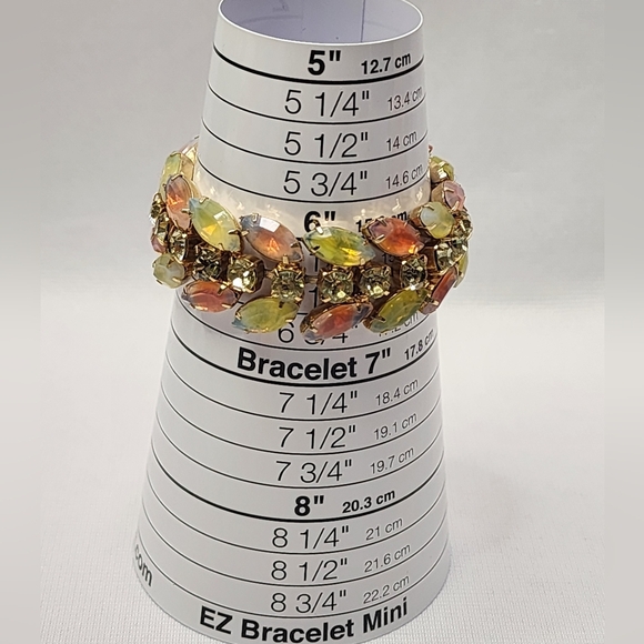 Vintage Kramer Signed Opal Glass Bracelet - Picture 3 of 11